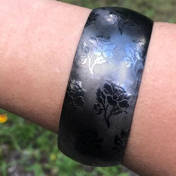 Vintage Etched Rose Floral Wide Metal Cuff Bracelet - Picture 4 of 13